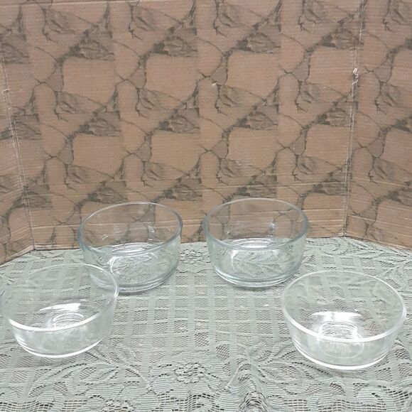 Bundle of 4 Vintage Anchor Hocking bowls - Picture 1 of 7